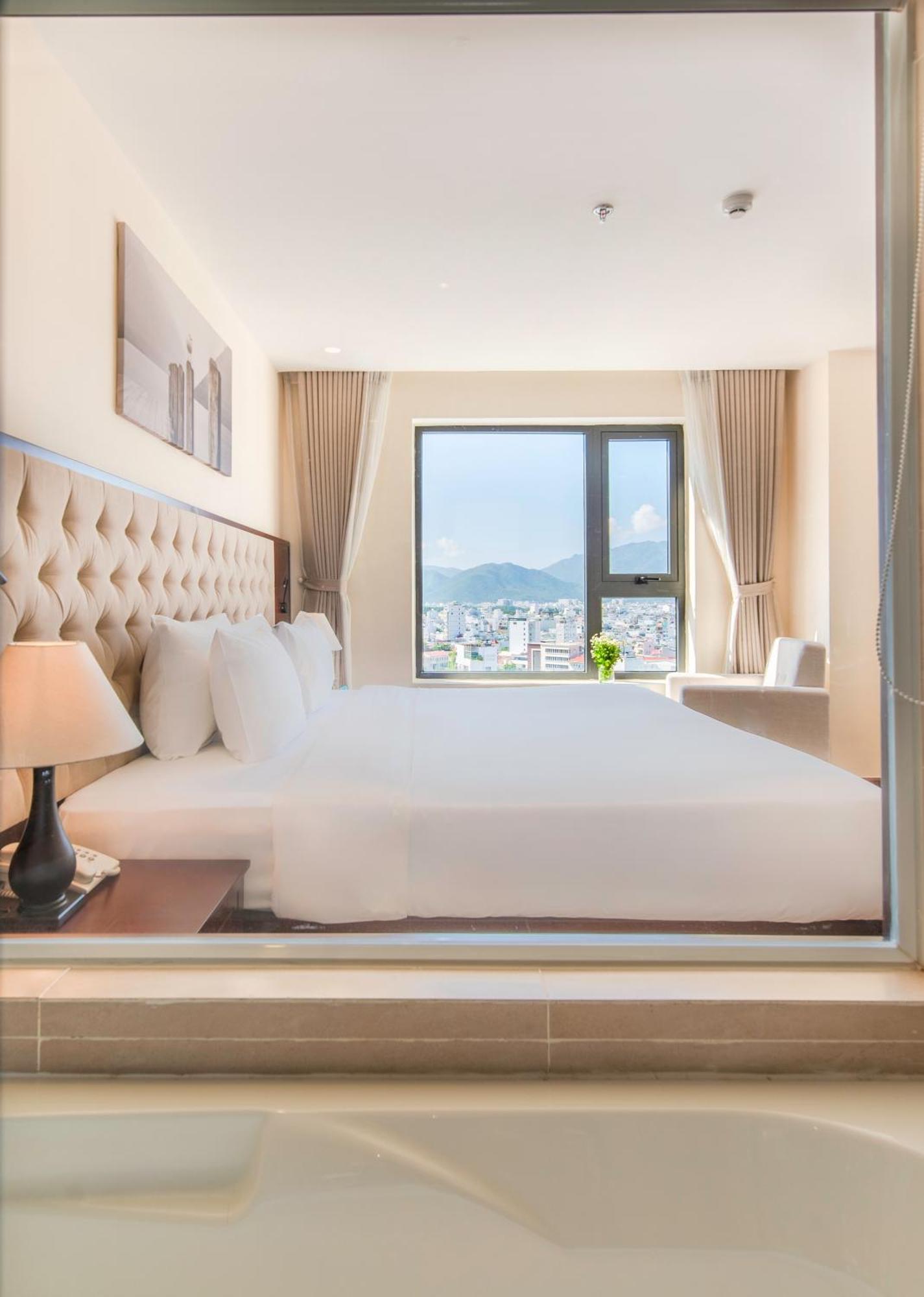 Florida Hotel Nha Trang Exterior photo